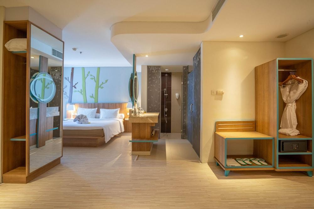Grand Livio Kuta Hotel Legian Exterior foto