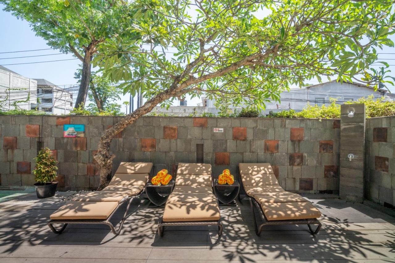 Grand Livio Kuta Hotel Legian Exterior foto