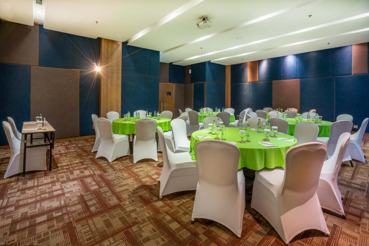Grand Livio Kuta Hotel Legian Exterior foto